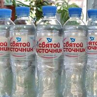 Вода Святой источник негазированная в Кафе Хайям