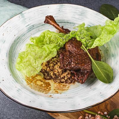 Утиная ножка в сливовом соусе демиглас в Jesstaurant по цене 900 ₽