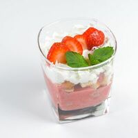 Трайфл с клубникойв БамБуши