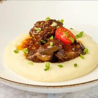 Томленые телячьи щечки в Casa Mia Халва Тсуру