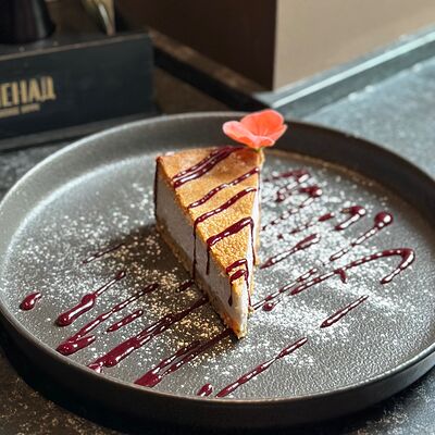 Лавандовый чизкейк в Променад по цене 570 ₽