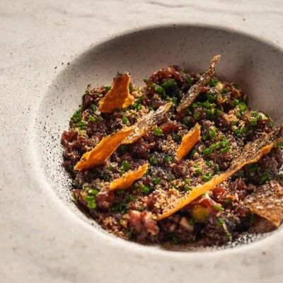 Тартар из олениныв Dodici Grill по цене 1420 ₽