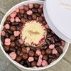 Ассорти фирменных драже Балерина в Verria Chocolate - клубника в шоколаде по цене 2000