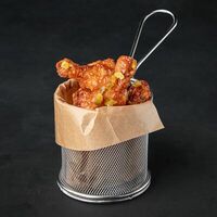 Крылышки куриные в Gellert Bar
