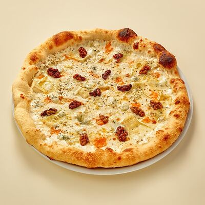 Фокачча с моцареллой и пармезаном в Регано по цене 580 ₽