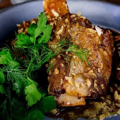 Томленые говяжьи ребрышки в Urban по цене 730 ₽