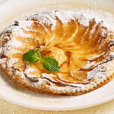 Пирог яблочный в Урюк по цене 550 ₽