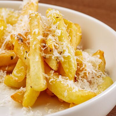 Картофель фри с трюфелем и пармезаном в Misto по цене 480 ₽