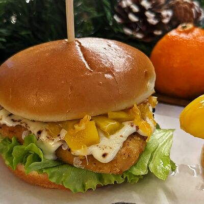Tropicana Chicken (манго-мандарин) в The revolver pub по цене 419 ₽