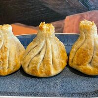 Жареные хинкали с бараниной в Сандро
