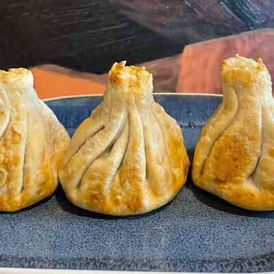 Жареные хинкали с бараниной в Сандро по цене 630 ₽