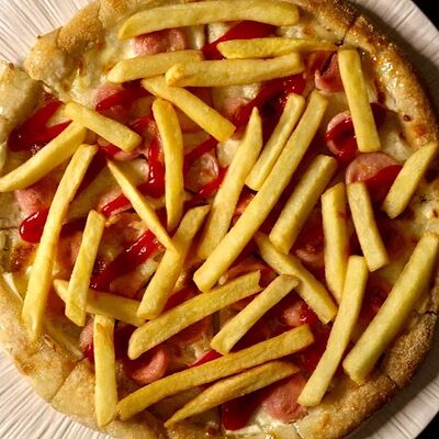 С колбасками и фри в Папа Римский по цене 517 ₽