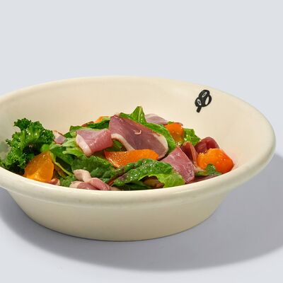 Салат с утиной грудкой и хурмой в Masa Madre по цене 1100 ₽