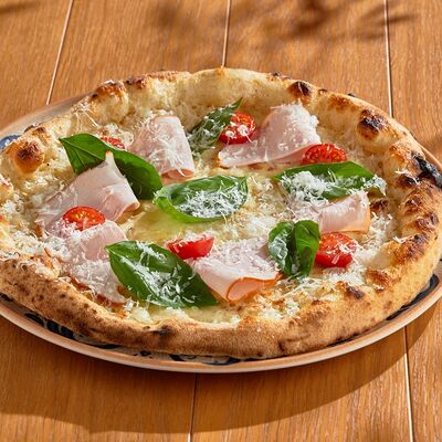 Пицца с копченой индейкой в Russo Italiano по цене 750 ₽