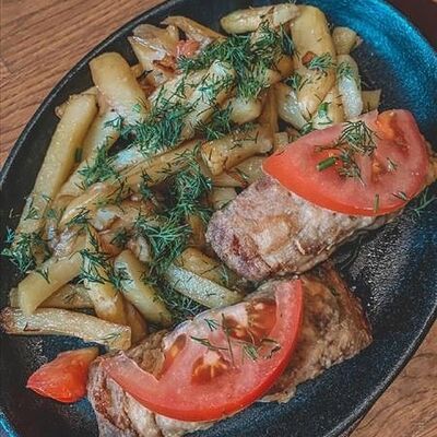 Сковородочка Жарёха из сазана с картофелем в Соль & Перец по цене 517 ₽