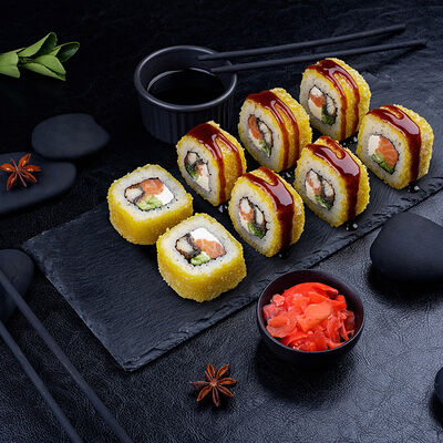 Жареный ролл Премиум в Суши даром по цене 569 ₽