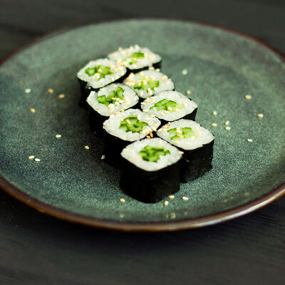 Маки с огурцом в Yomayo по цене 175 ₽