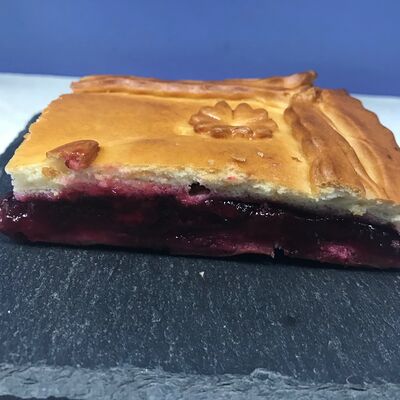 Пирог с вишней в Кофе в кубе по цене 250 ₽