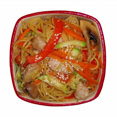 Сомэн с курицей в Sushiwoker по цене 460 ₽