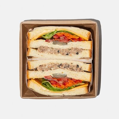 Японский сэндвич Сандо с тунцом в Surf Coffee x Maverick по цене 375 ₽