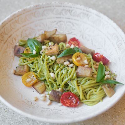 Спагетти алла китарра с соусом песто и баклажанами в Romanico по цене 1050 ₽