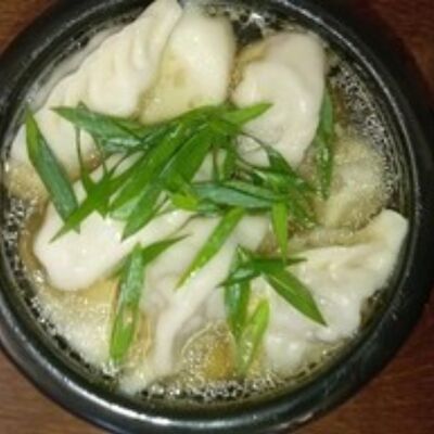 Пельмени бурятские с бульоном в Буузы сочные по цене 358 ₽