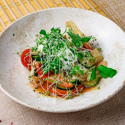 Салат овощной с молодым сыром в Бурито по цене 460 ₽