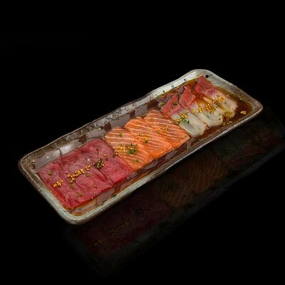 Ассорти рыб понзу в Koi sushi bar по цене 2390 ₽