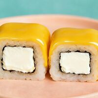 Сырный ролл в Sushi Street