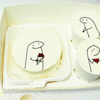 Бенто-торт в форме и стаканы cake to go на день рожденияв Кондитерская VO