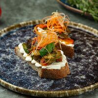 Брускетта с печеным перцем и овощами в Ресторан Da Cicco