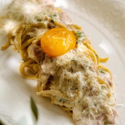 Классическая карбонара в Dodici Italy по цене 950 ₽