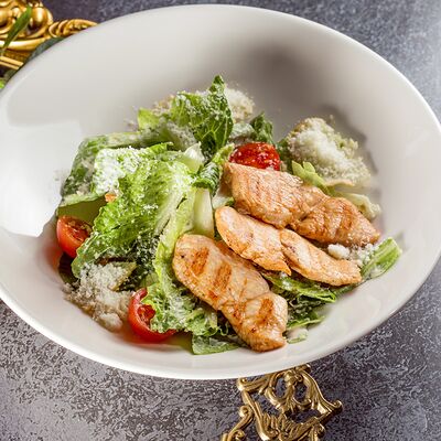 Цезарь с куриным филе в After по цене 750 ₽