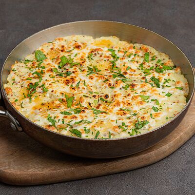 Пастуший пирог с говядиной и цыпленкомв МОСТ бистро по цене 990 ₽