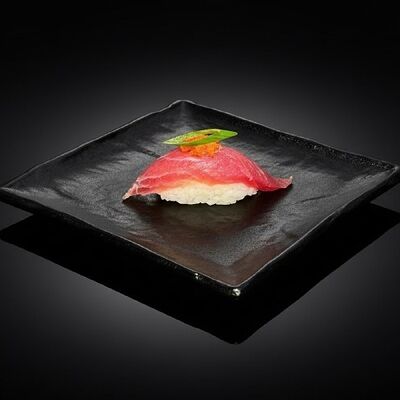 Суши с тунцом в Бейкер суши по цене 229 ₽