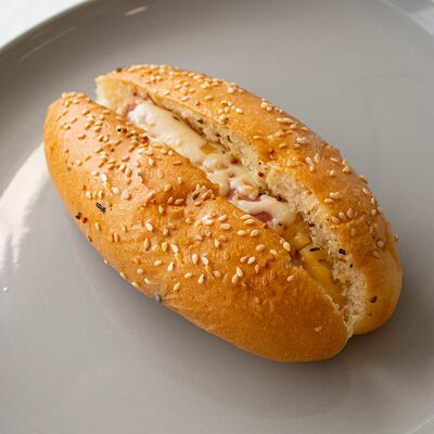 Хот-дог запеченныйв Гудди по цене 165 ₽