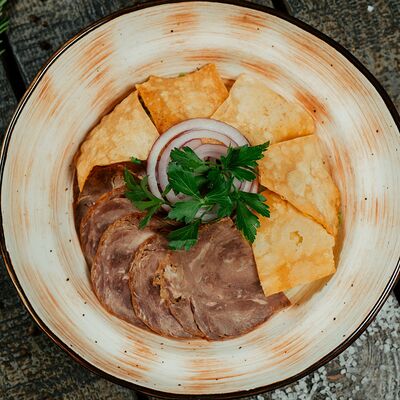 Салат с шартаном в Кус-кус по цене 439 ₽