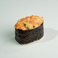 Гункан замес лосось, авокадо и спайси в ЁБИСАН