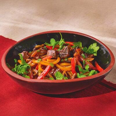 Лапша с говядиной сигурени в Тануки по цене 3890 ₸