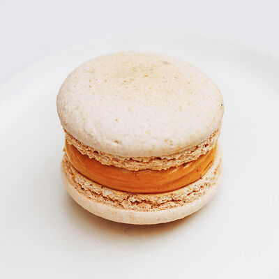 Макарон Облепиха Mini в Angel Cakes по цене 390 ₽