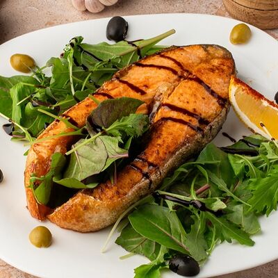 Стейк из сёмги со шпинатом в Щербет по цене 1863 ₽