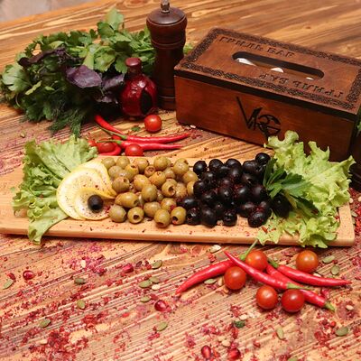 Оливки и маслины в Vagr по цене 360 ₽