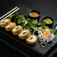 Кранч ролл с лососем в Swag Sushi