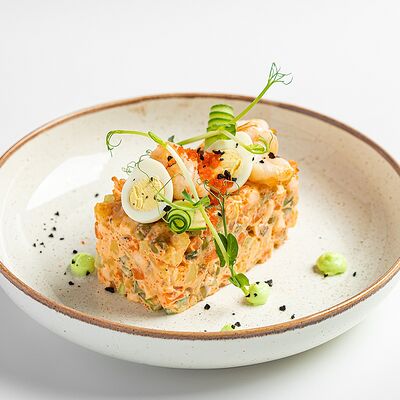 Оливье с индейкой и креветками в Kitchen по цене 560