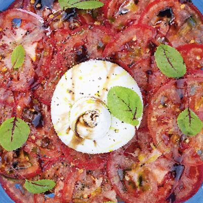 Буррата с томатами в Тальятелло по цене 890 ₽