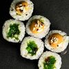 Классический ролл с салатом чука в Godzilla sushi по цене 220