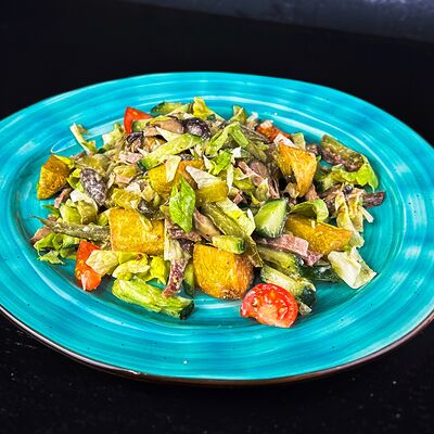 Нежный салат из говяжьего языка в ЖаРим в КайФ по цене 600 ₽