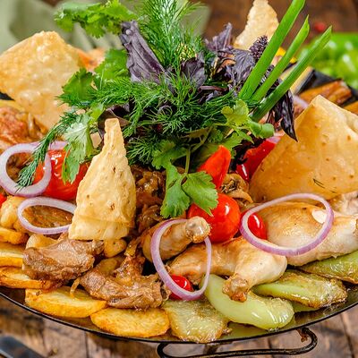 Ассорти из мяса телятины, баранины и цыпленка с овощами в Аджара гуджу по цене 4200 ₽