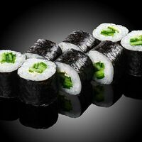 Ролл с огурцом в Sushi & More