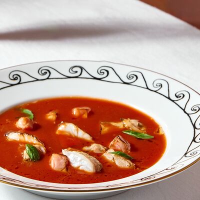 Суп из неаполитанских томатов с морепродуктами в Salone pasta & bar по цене 1750 ₽